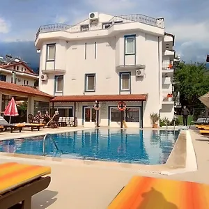 Apartahotel California ***